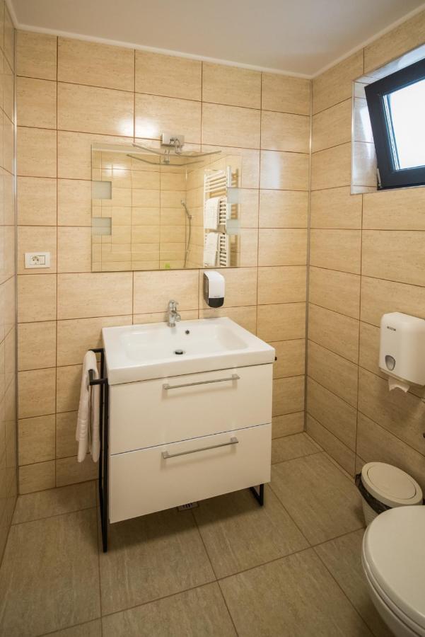 Motel Dr House Mioveni